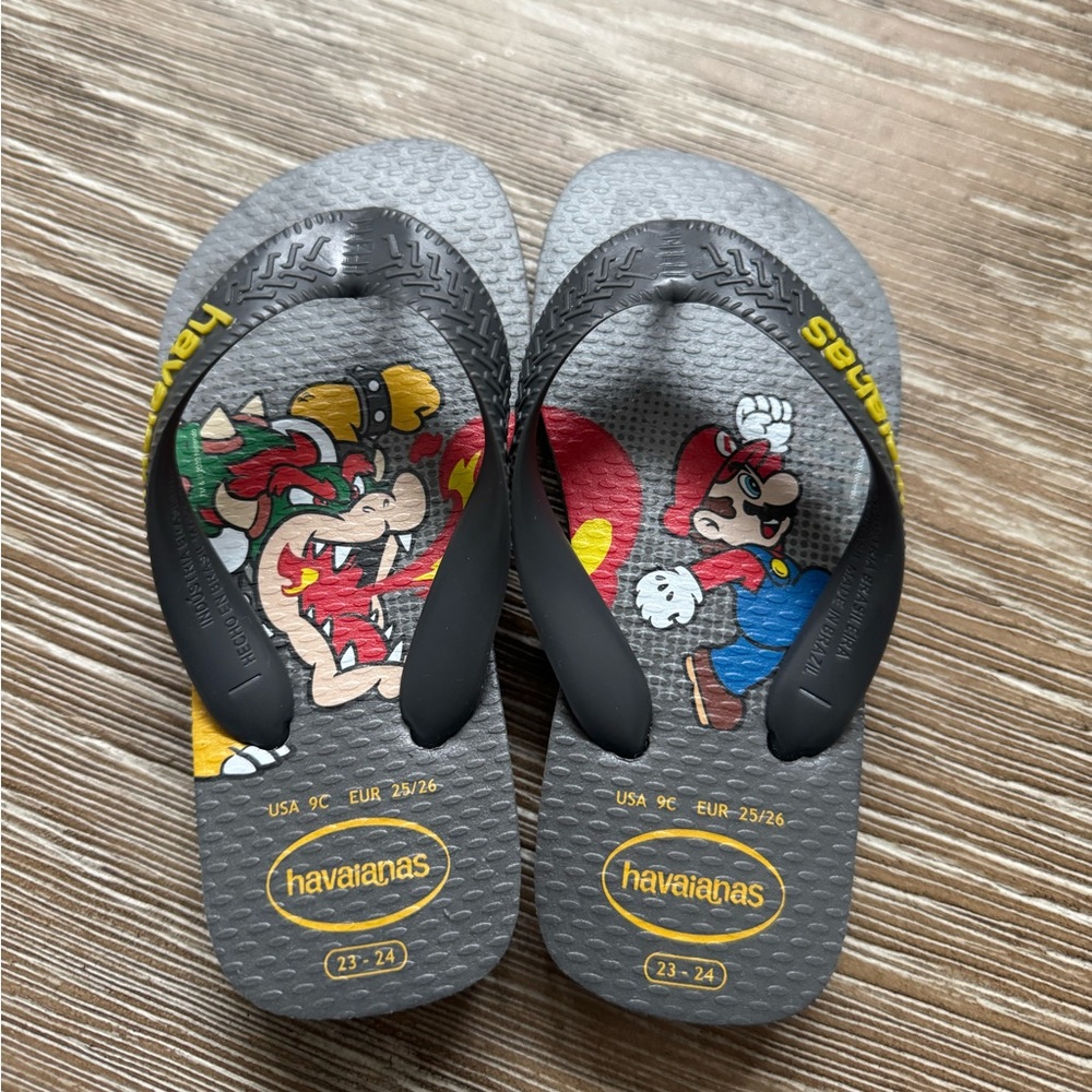 Havaianas size toddler 9 Super Mario Bowser BRAND NEW